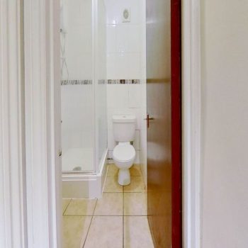 F2-33-Woodville-Road-Bathroom