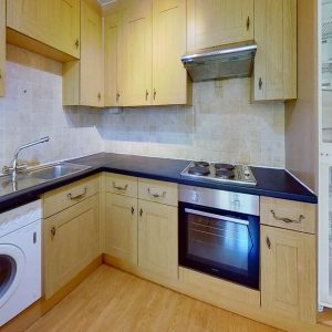 F5-6-Llanbleddian-Gardens-Kitchen